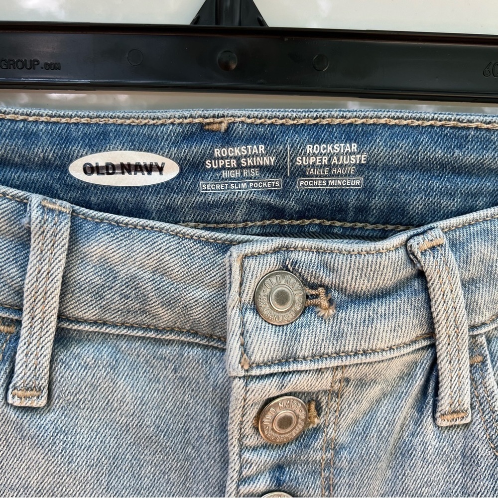 NWOT Old Navy Rockstar Super Skinny High Rise Distressed Full Button Fly Jeans - Picture 3 of 12